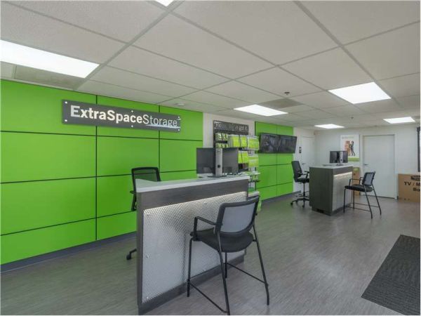 Extra Space Storage - 0514 - Dallas - Inwood Rd - 12190 Inwood Road