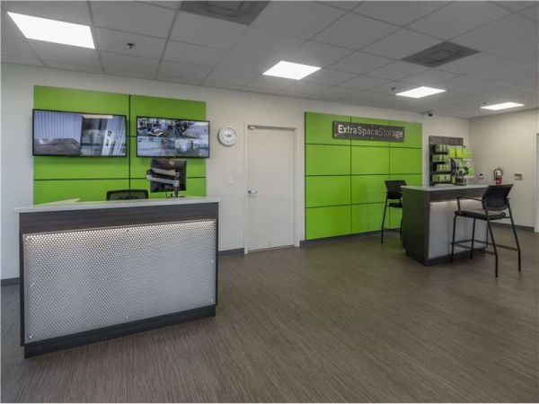 Extra Space Storage - 0763 - Hollywood - N Dixie Hwy - 430 North Dixie Highway