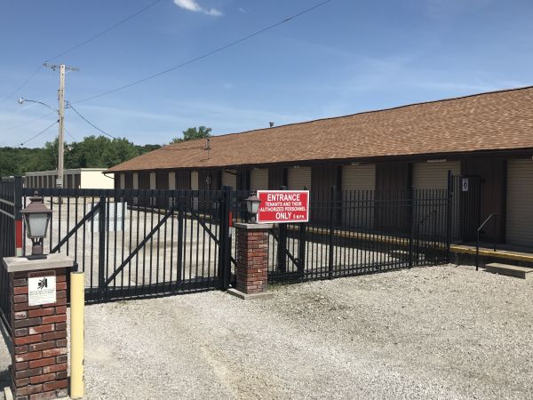 Gateway Storage - Columbia IL - 300 Rueck Road