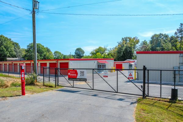 10 Federal Storage - Hwy 54 - 2390 North Carolina 54