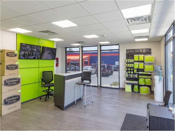 Extra Space Storage - 8093 - Maple Shade - Route 38 East - 588 Route 38