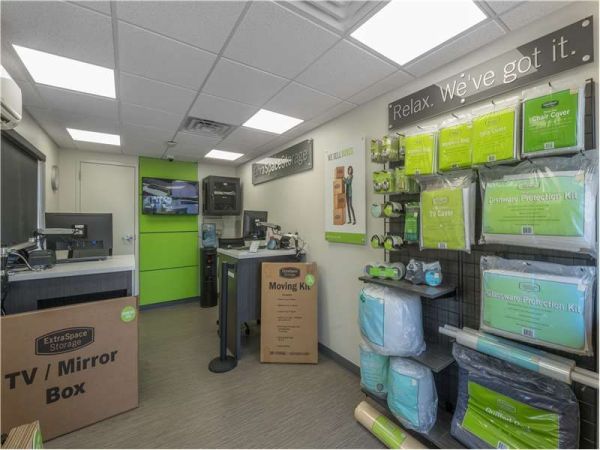 Extra Space Storage - 8219 - Chalfont - W Butler Ave - 329 West Butler Avenue