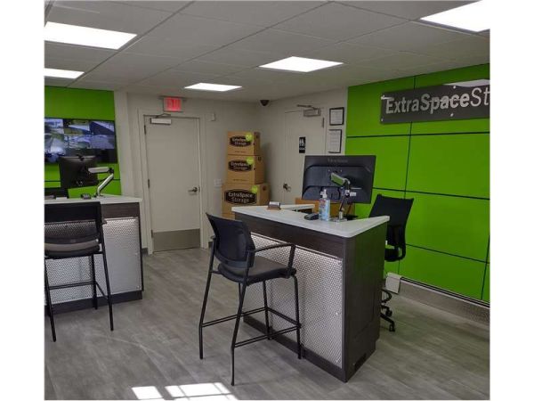 Extra Space Storage - 8221 - Downingtown - Lionville - W Uwchlan Ave - 321 West Uwchlan Avenue