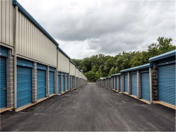 Extra Space Storage - 8221 - Downingtown - Lionville - W Uwchlan Ave - 321 West Uwchlan Avenue