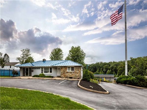 Extra Space Storage - 8221 - Downingtown - Lionville - W Uwchlan Ave - 321 West Uwchlan Avenue
