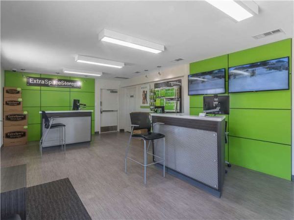 Extra Space Storage - 1792 - Georgetown - Dawn Dr - 3009 Dawn Drive