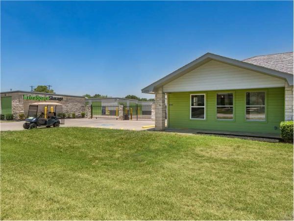 Extra Space Storage - 1792 - Georgetown - Dawn Dr - 3009 Dawn Drive