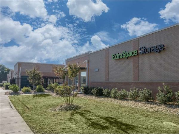 Extra Space Storage - 8635 - Fayetteville - Enterprise Ave - 2812 Enterprise Avenue