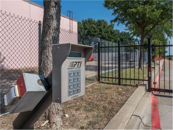 Extra Space Storage - 1549 - Garland - Beltline Rd - 2809 Belt Line Road