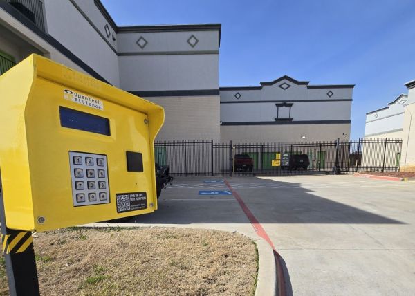 Extra Space Storage - 8863 - Corinth - FM 2181 - 3831 Farm to Market Road 2181