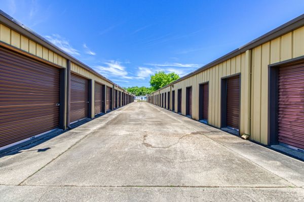 Selma Self Storage - 1112 Singleton Drive