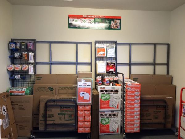 Empire Mini Storage - Cloverdale - 120 Sandholm Lane