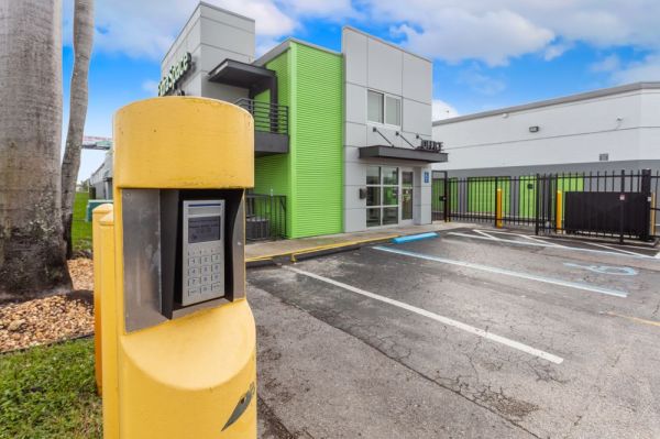 Extra Space Storage - 1066 - Miami - NW 12th St - 8900 Northwest 12th Street