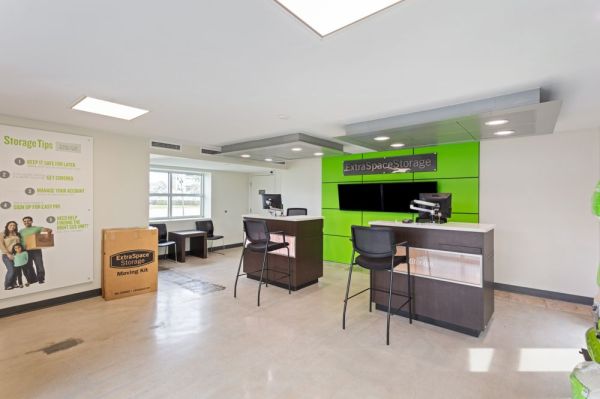 Extra Space Storage - 1066 - Miami - NW 12th St - 8900 Northwest 12th Street