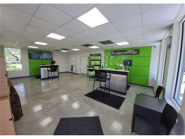 Extra Space Storage - 0633 - West Palm Beach - Okeechobee Blvd - 5580 Okeechobee Boulevard