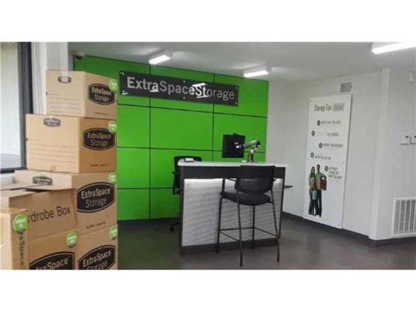 Extra Space Storage - 0772 - Miami - Ives Dairy Rd - 20625 Northeast 16th Avenue