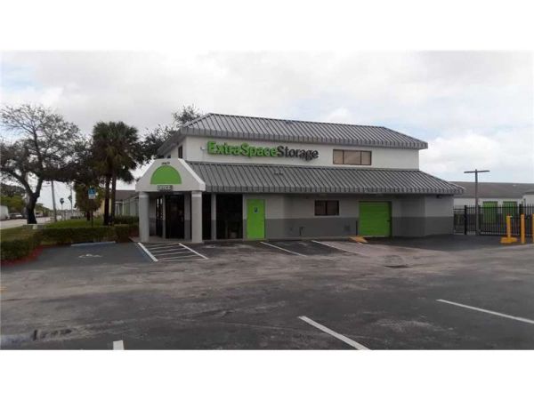 Extra Space Storage - 0772 - Miami - Ives Dairy Rd - 20625 Northeast 16th Avenue