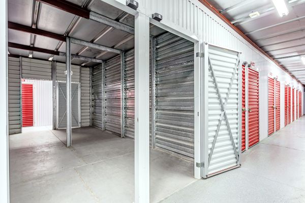 Security Public Storage - 606 Parker Rd