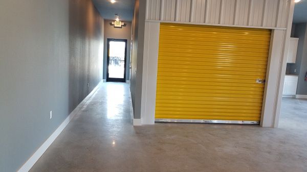 Uncle Tank's Self Storage - 885 West Henri De Tonti Boulevard