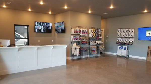 Uncle Tank's Self Storage - 885 West Henri De Tonti Boulevard