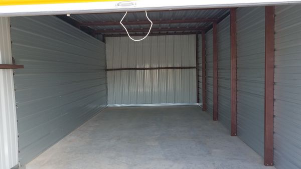 Uncle Tank's Self Storage - 885 West Henri De Tonti Boulevard