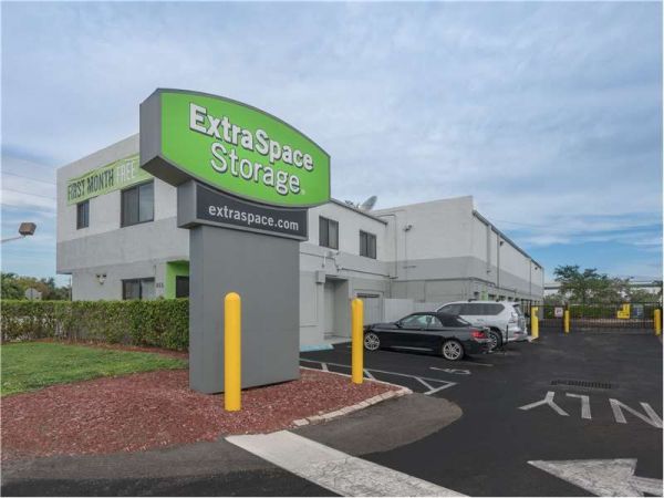 Extra Space Storage - 0819 - Fort Lauderdale - Commercial Blvd - 855 West Commercial Boulevard