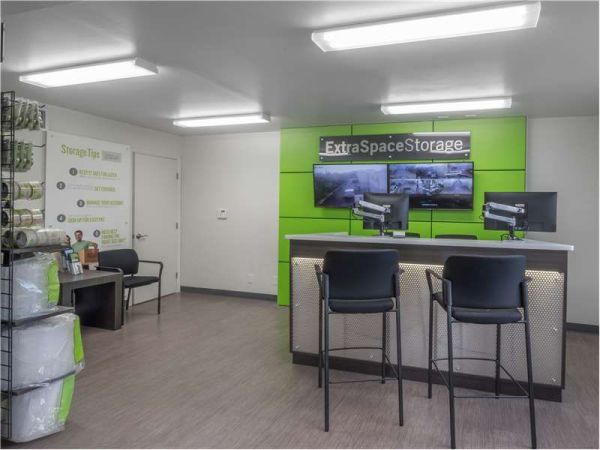 Extra Space Storage - 0819 - Fort Lauderdale - Commercial Blvd - 855 West Commercial Boulevard