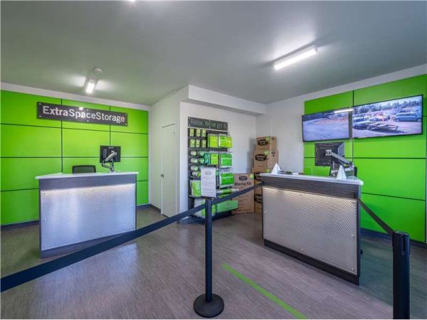 Extra Space Storage - 1341 - Lakewood - Pacific Hwy - 12129 Pacific Highway Southwest