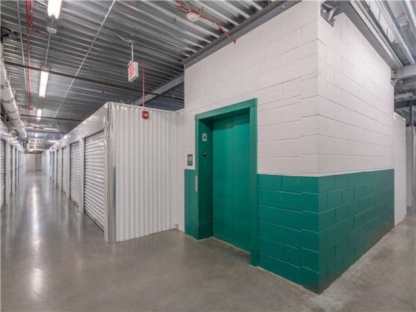 Extra Space Storage - 1402 - Bonita Springs - Murano Del Lago Loop - 8420 Murano Del Lago Drive