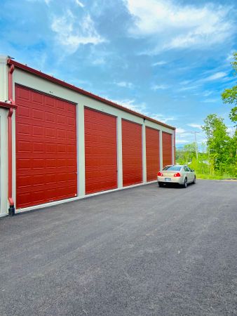 The Storage Barn of Newington - 2211 Woodbury Avenue