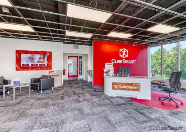 CubeSmart Self Storage - Ashburn - 45000 Russell Branch Pkwy - 45000 Russell Branch Parkway