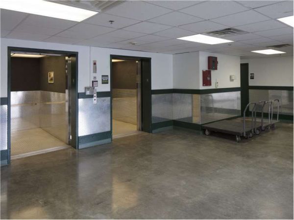 Extra Space Storage - 1325 - Richmond - 6100 W Broad St - 6100 West Broad Street