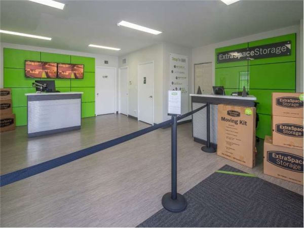 Extra Space Storage - 0102 - North Lauderdale - W McNab Rd - 7400 West Mcnab Road