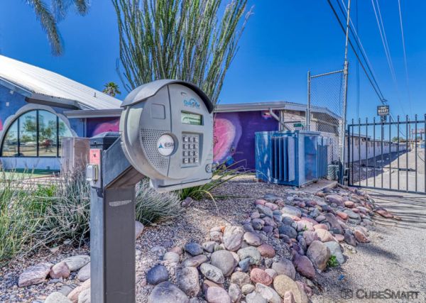 CubeSmart Self Storage - Tuscon - 702 W Silverlake Rd - 702 West Silverlake Road