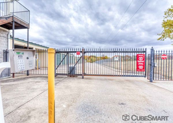 CubeSmart Self Storage - Clarksville - 528 Dover Road