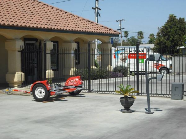 Sanger Self Storage - 110 ACADEMY ST