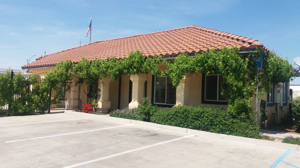 Sanger Self Storage - 110 ACADEMY ST