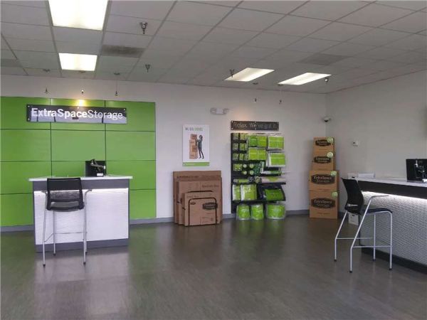 Extra Space Storage - 0574 - Nashville - Charlotte Pike - 5845 Charlotte Pike