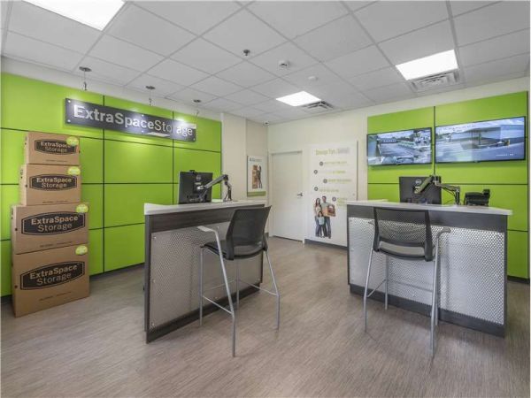 Extra Space Storage - 1743 - Greenville - Laurens Rd - 1201 Laurens Road