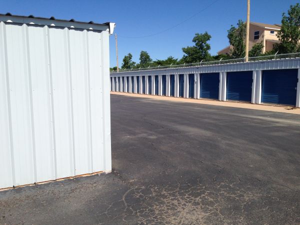Mary's Magazine Self Storage - 1035 Field Avenue