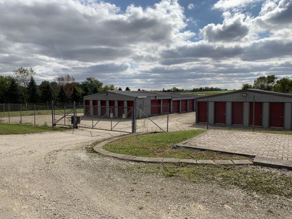 KM Storage - 706 West Railroad Street