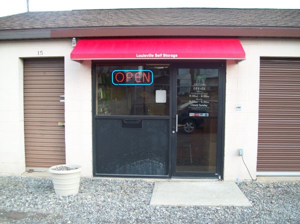 Louisville Self Storage - 7100 Columbus Rd