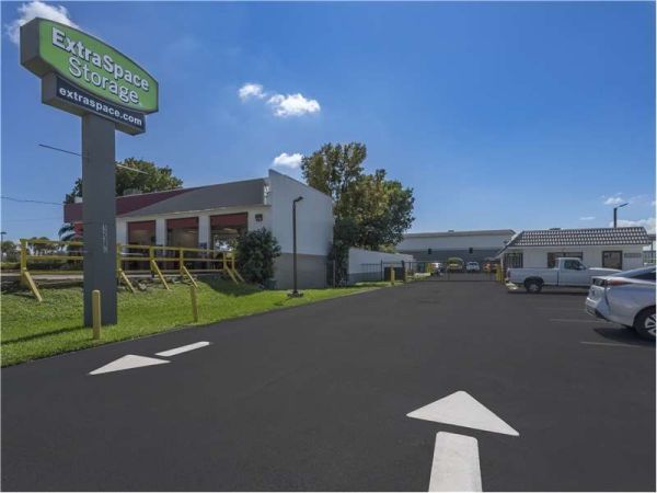 Extra Space Storage - 0207 - Tamiami - SW 8th St - 12380 Southwest 8th Street