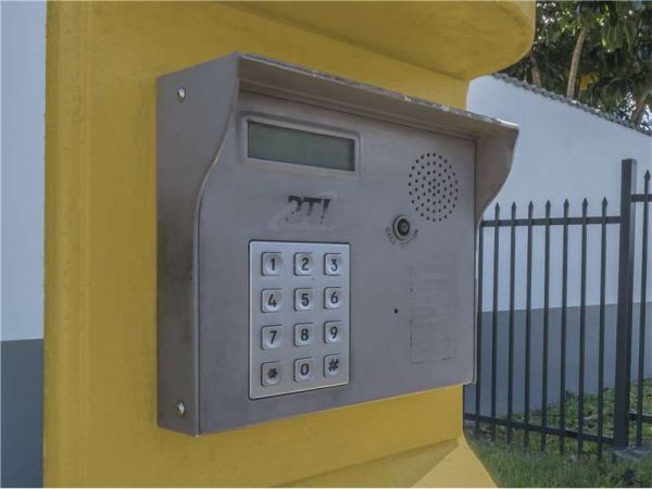 Extra Space Storage - 0207 - Tamiami - SW 8th St - 12380 Southwest 8th Street
