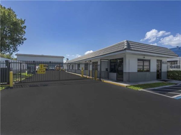 Extra Space Storage - 0207 - Tamiami - SW 8th St - 12380 Southwest 8th Street
