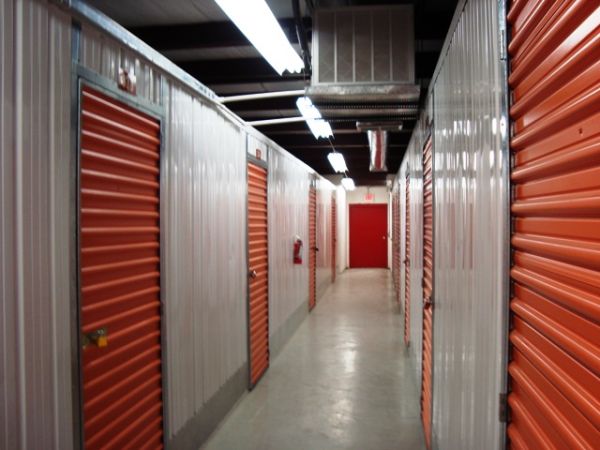 Discount Mini Storage Lakeland - 3709 Ventura Drive East