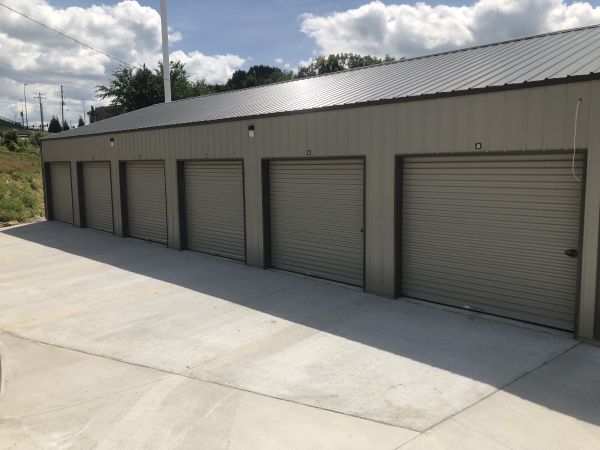 Cove Road Storage LLC - 4595 Cove Road