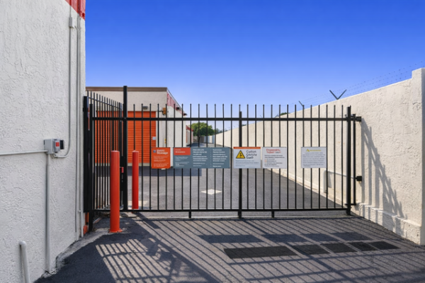 Public Storage - Pompano Beach - 196 SW 2nd Street - 196 SW 2nd Street