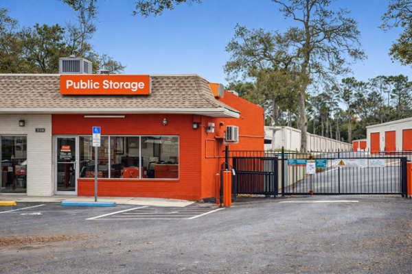 Public Storage - Clearwater - 1615 North Highland Ave - 1615 North Highland Ave