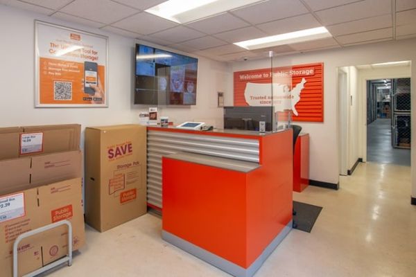 Public Storage - Miami Lakes - 6050 NW 153rd Street - 6050 NW 153rd Street